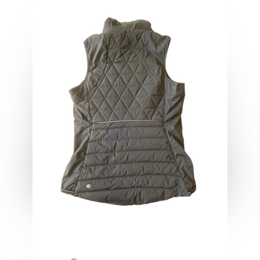 Lululemon Fluffed Up vest size 12 - Picture 7 of 8